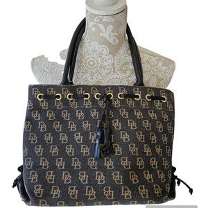 Dooney & Bourke -Dooney & Bourke Tulip Canvas Tassel Tote  HP72Q CZ Med